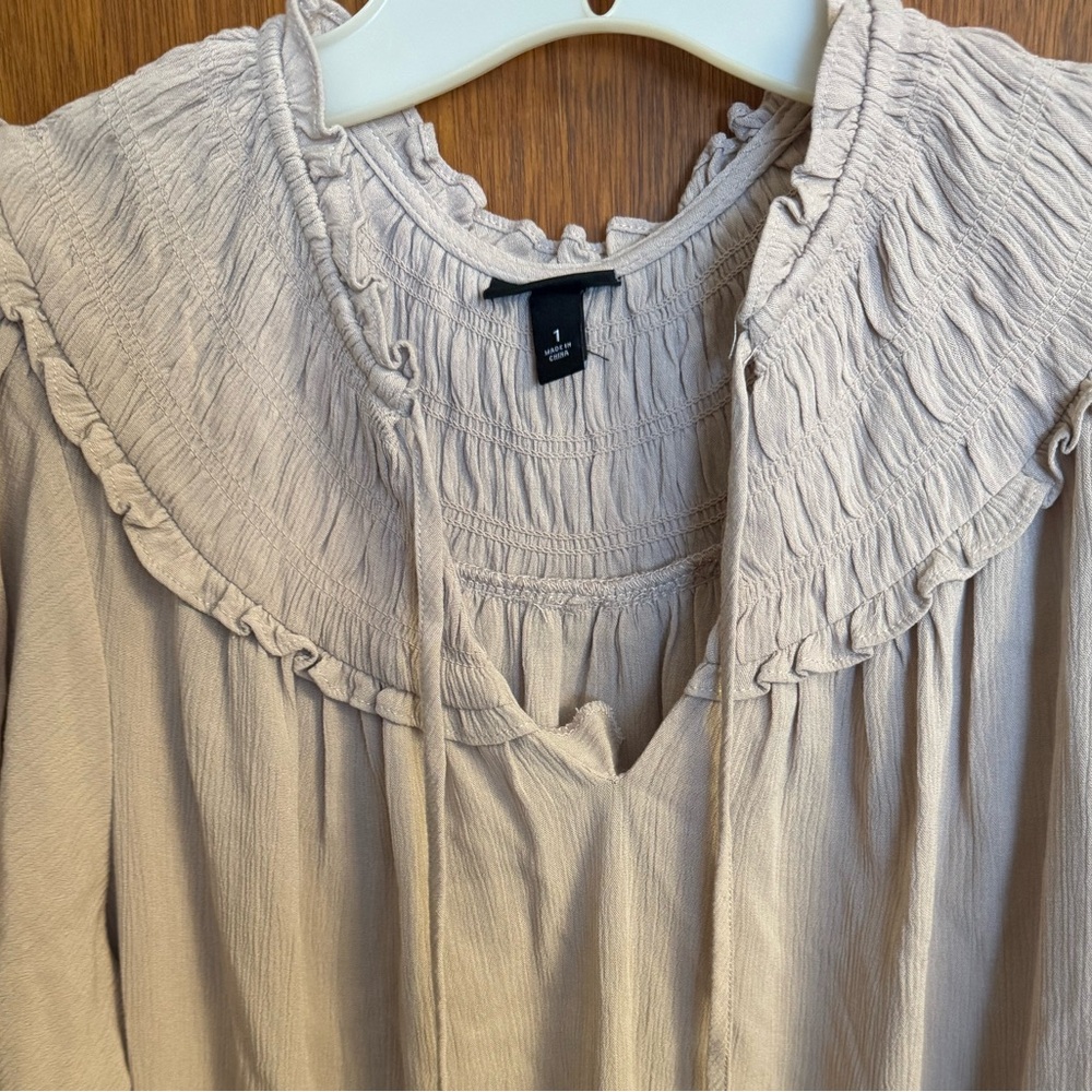 EUC tan/camel colored short sleeve top by Torrid, size 1 (14-16) - Picture 9 of 13